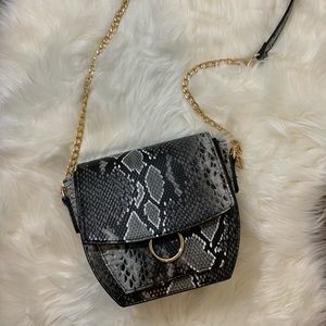 Snakeskin Crossbosy